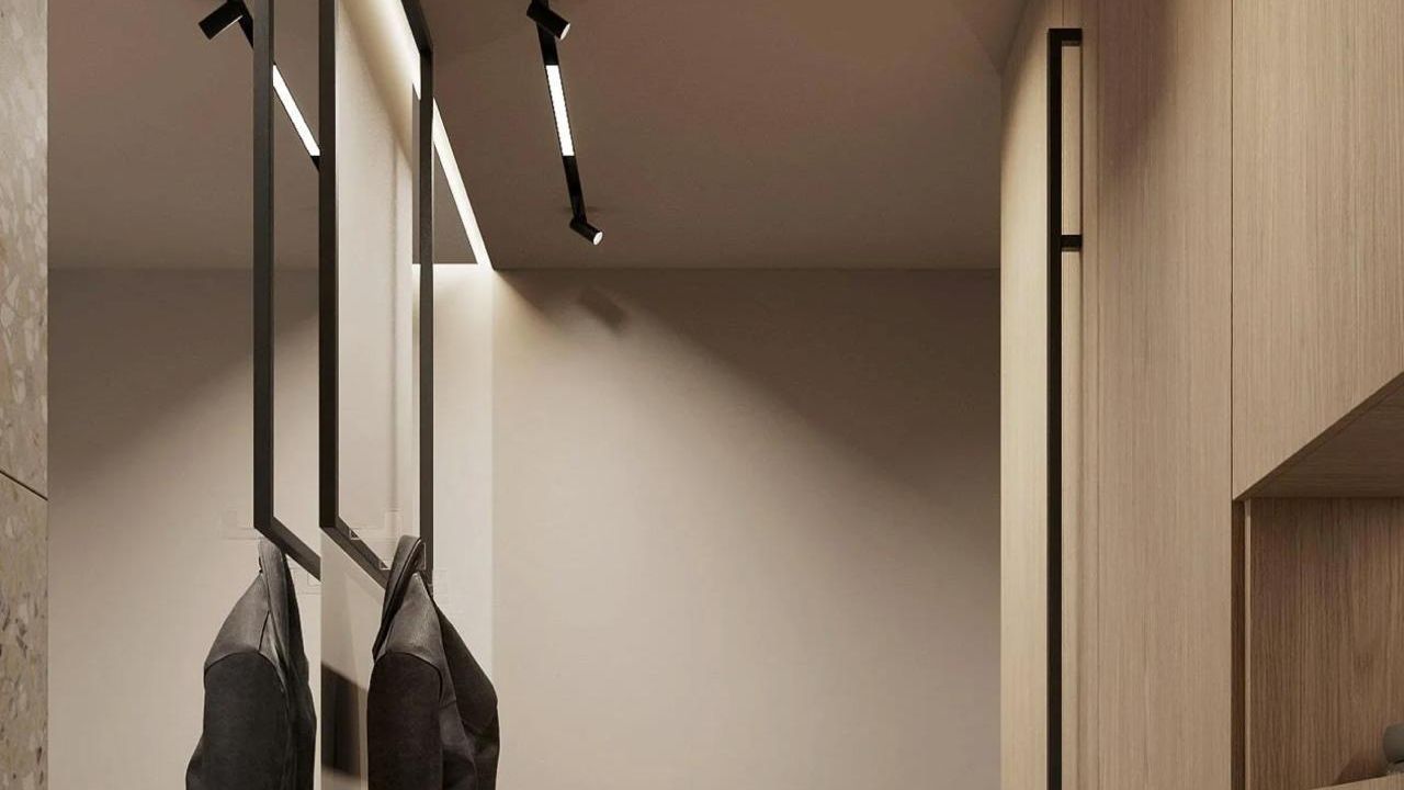 Фото Коридор с парящим потолком в ЖК «Солнечный город» - 1