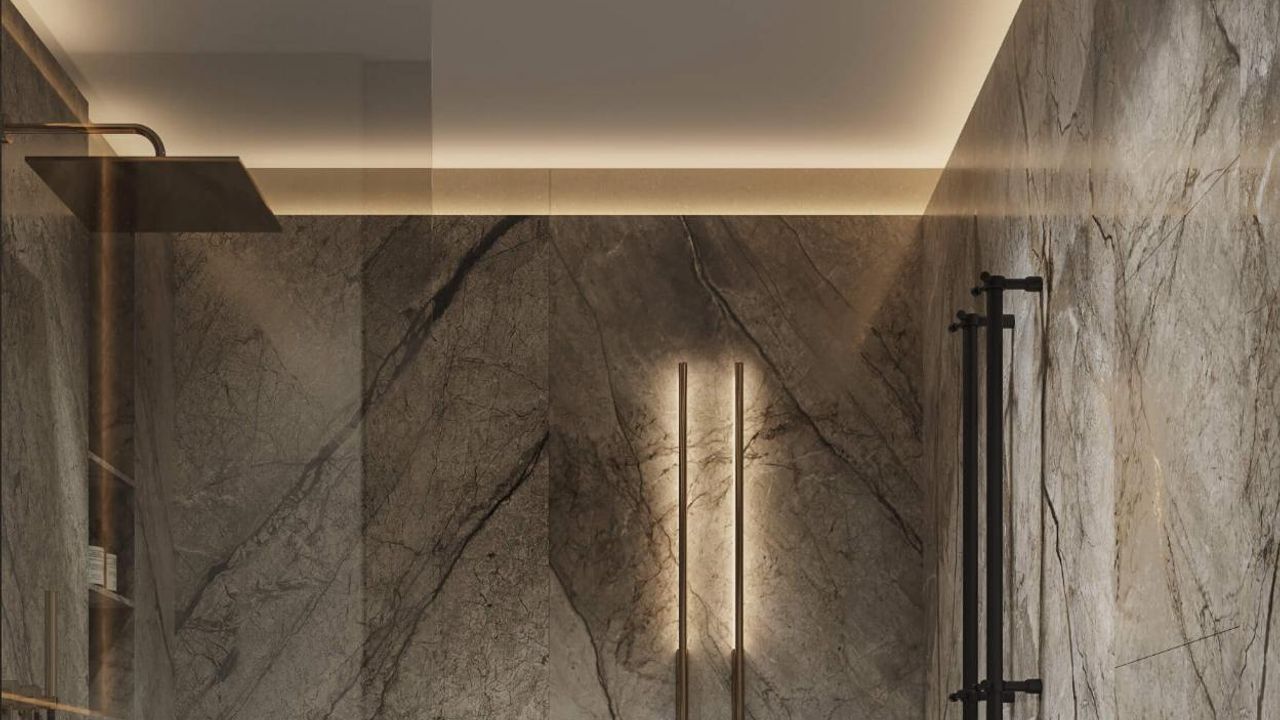 Фото Спа-лаконизм: матовый потолок в ванной комнате с каменной плиткой - 3